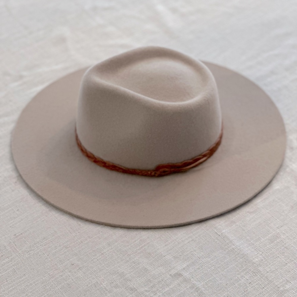 Hampui Hat Small Gray with Braided NWT/open box.